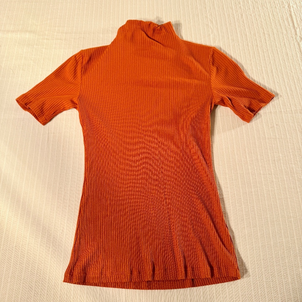 Orange Amour Vert Short Sleeve Top
